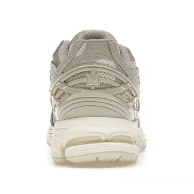 New Balance 1906R Polka Dot Moonrock