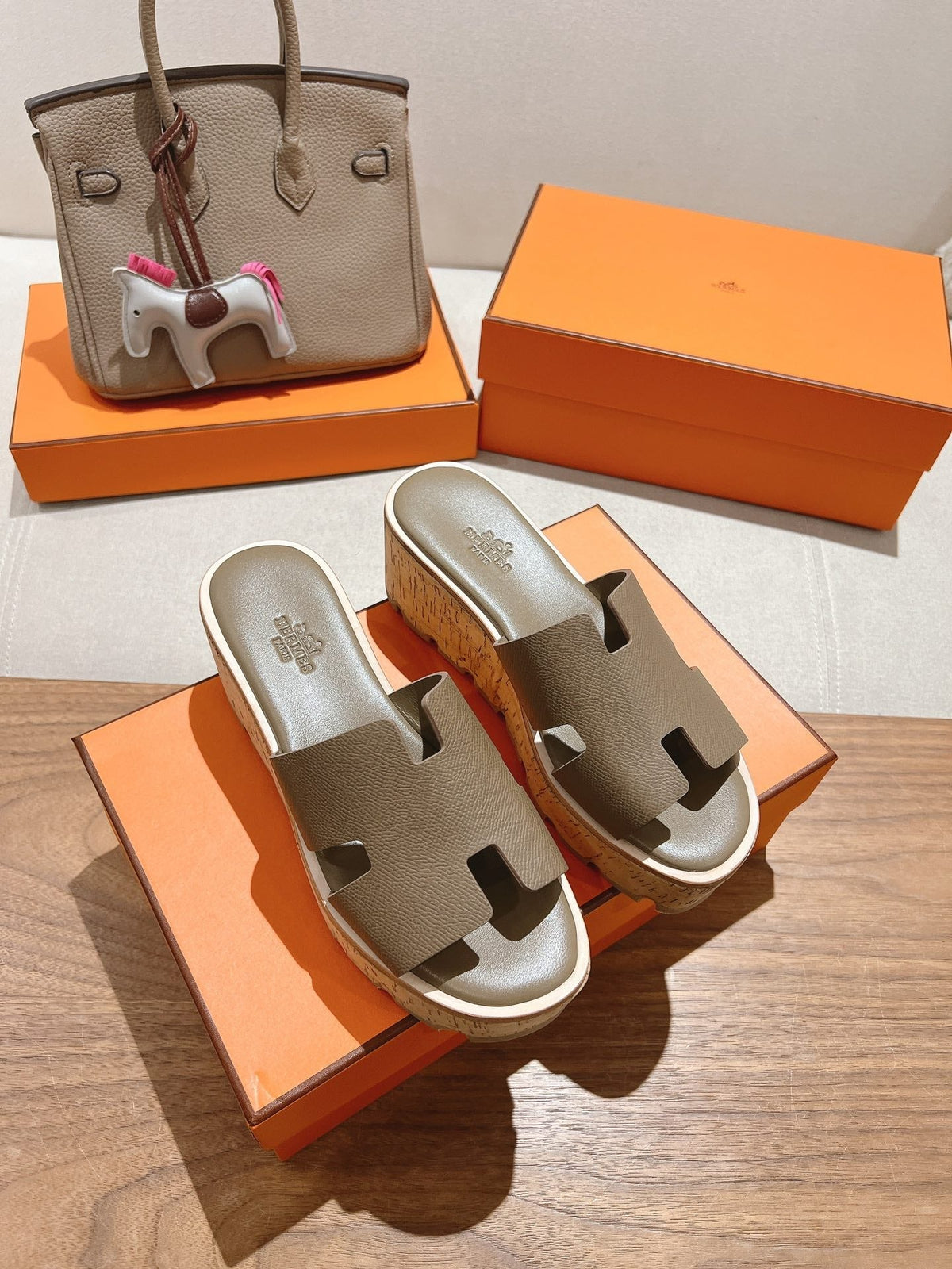 HERMES 25S HIGH WEDGE SANDALS IN MOCHA BROWN LAMBSKIN STYLE 15