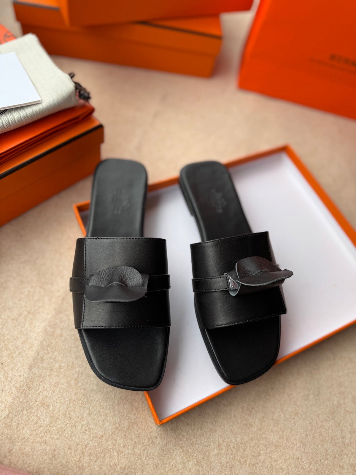 HERMES 0RAN SANDALS IN BLACK CALFSKIN